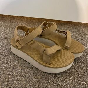 Platform Tan Tevas Size 7